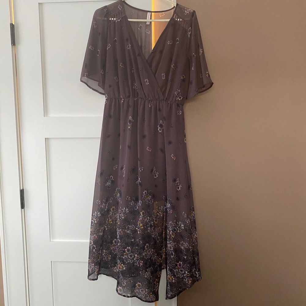 Flutter-sleeve layered floral dress